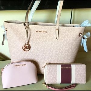 💕NWT Michael Kors Tote with purse and wallet💕